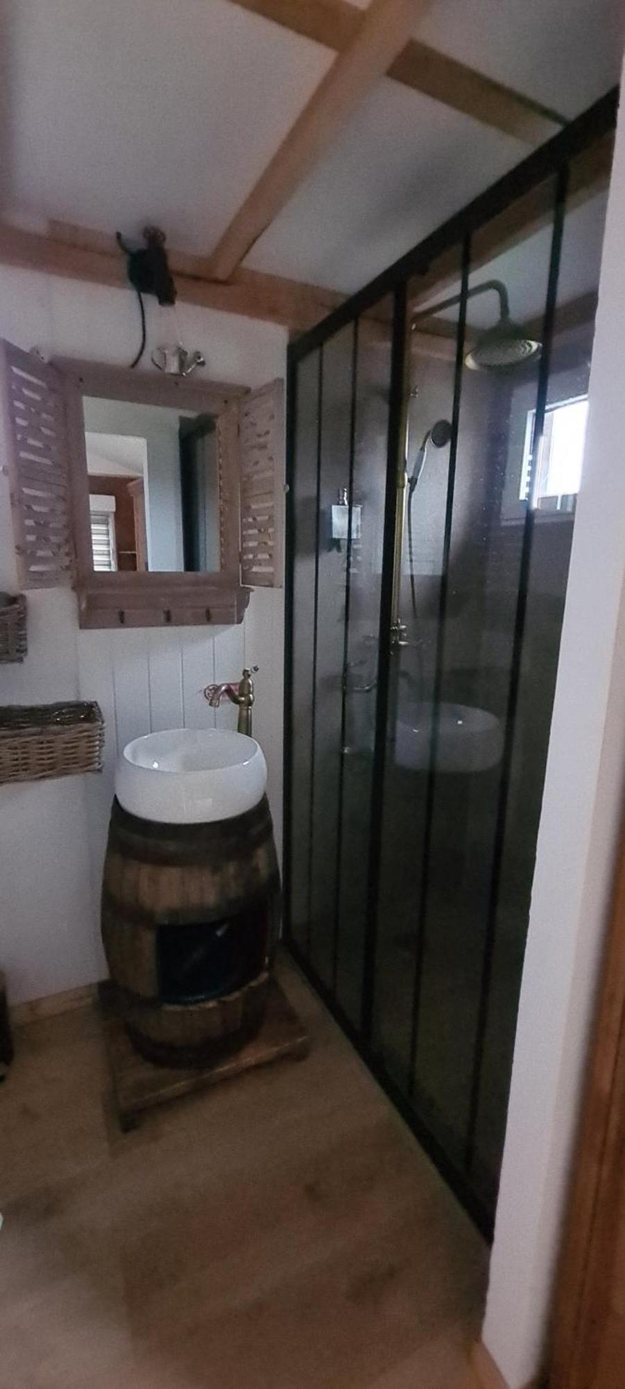 Les Milles Bottes Et Ses Roulottes Villa Encausse-les-Thermes Exteriör bild